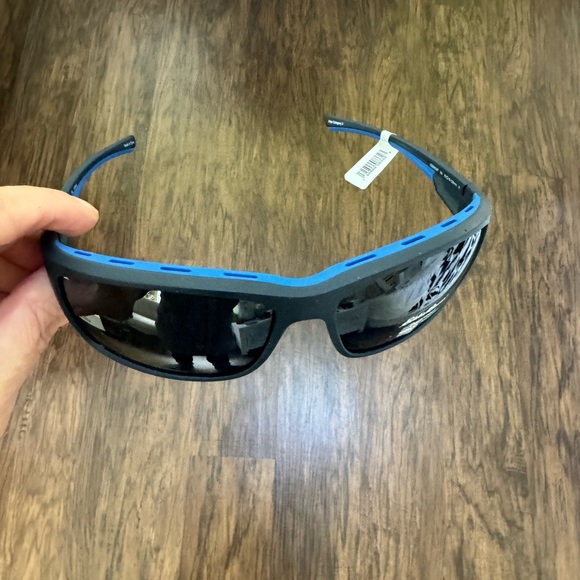 Eddie Bauer Saxon Polarizes men’s sunglasses - Picture 1 of 16